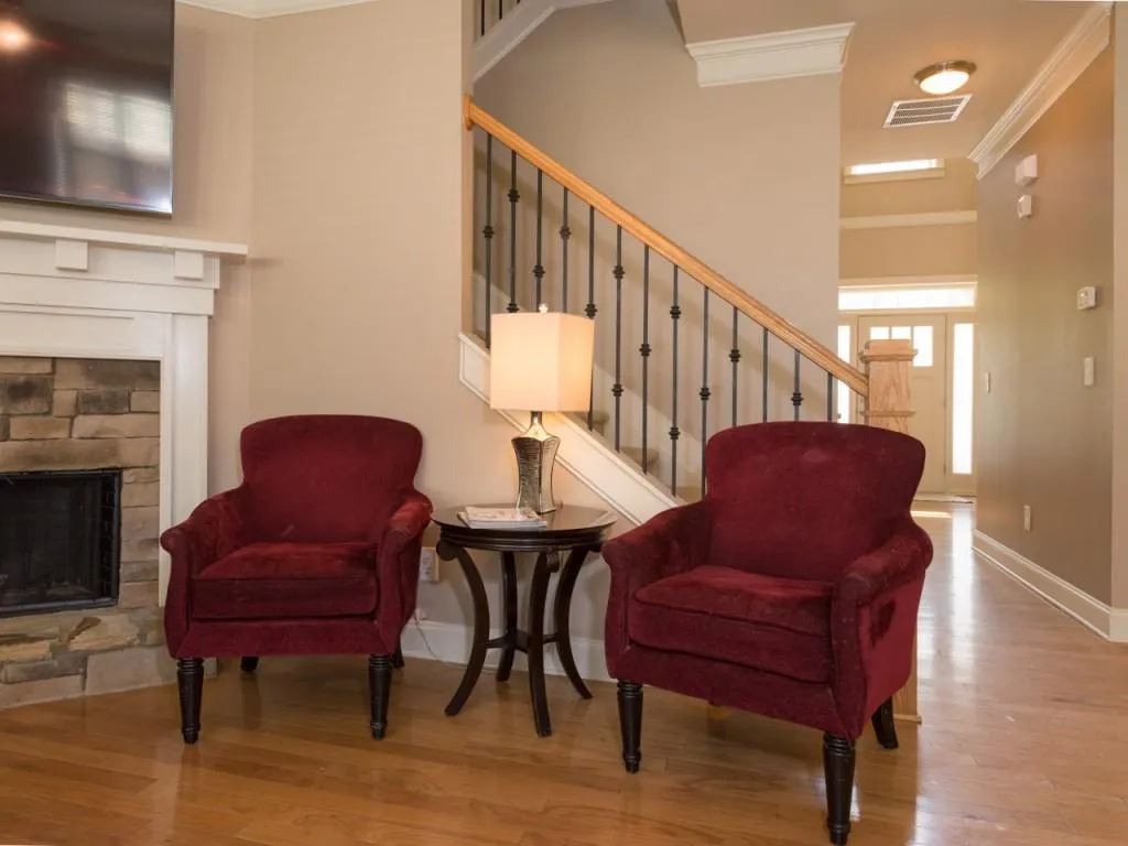 2070 Village Crest Drive Nw, Atlanta, Georgia 30318, 4 Bedrooms Bedrooms, ,2 BathroomsBathrooms,Residential,Sold,2070 Village Crest Drive Nw,5742849