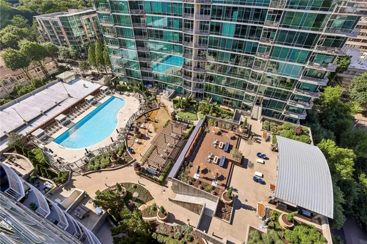 Welcome to Midtown's OG glass tower condominium