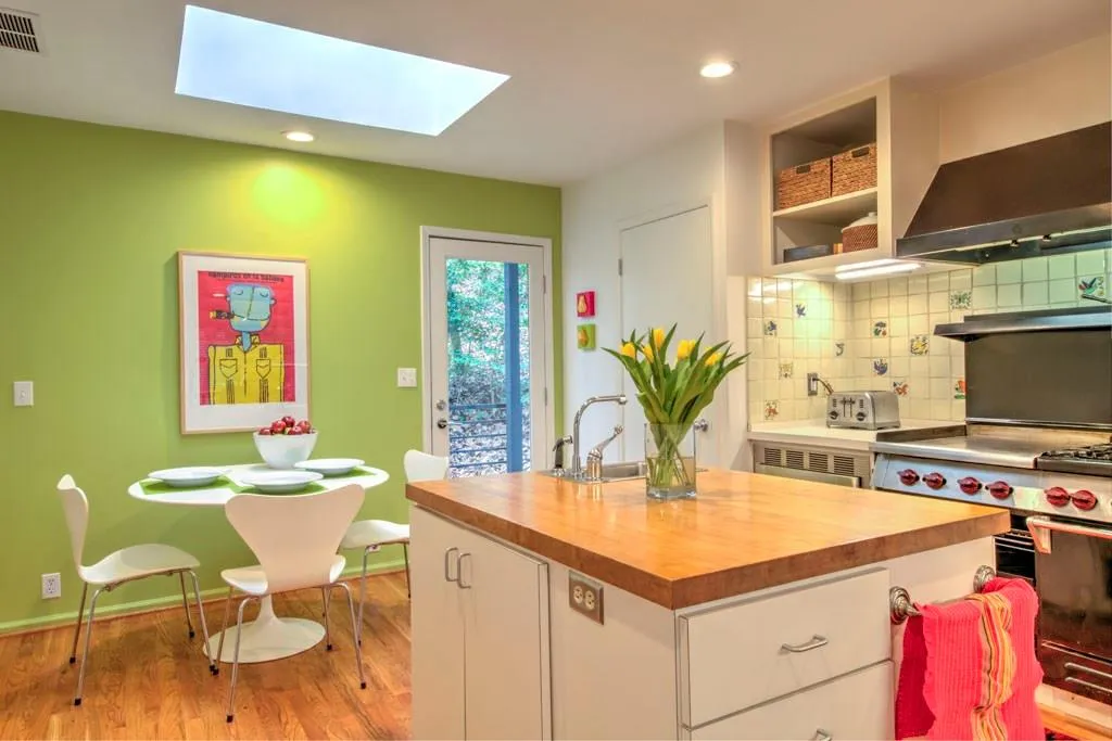 30 Maryeanna Drive, Sandy Springs, Georgia 30342, 3 Bedrooms Bedrooms, ,2 BathroomsBathrooms,Residential,Sold,30 Maryeanna Drive,5985667