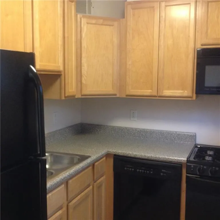 120 Biscayne Drive Nw Unit C8, Atlanta, Georgia 30309, 2 Bedrooms Bedrooms, ,1 BathroomBathrooms,Residential,Sold,120 Biscayne Drive Nw Unit C8,5626739