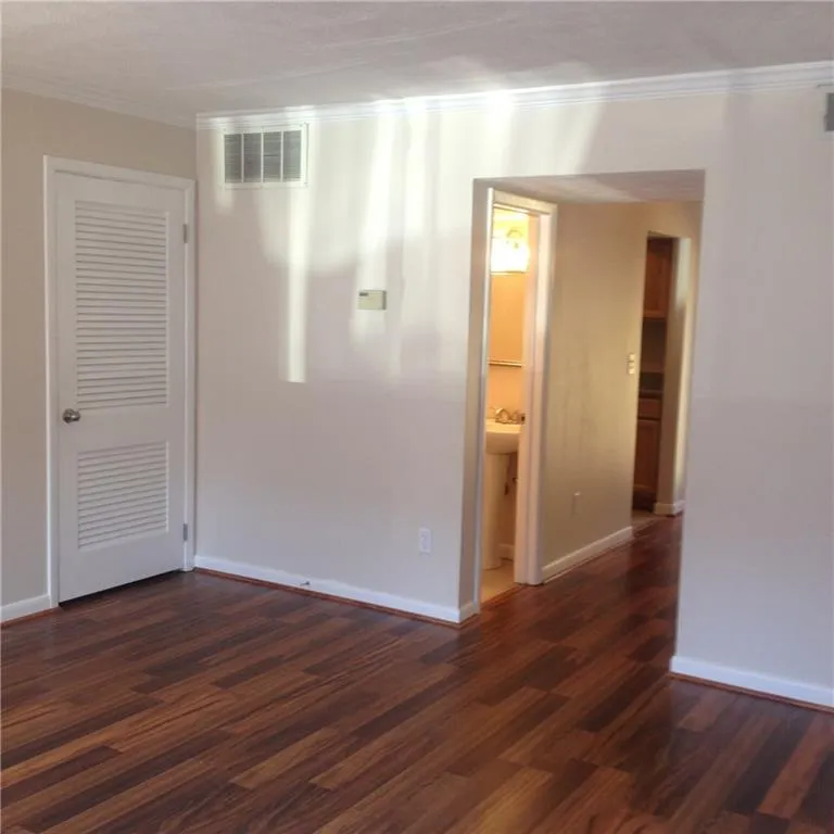 120 Biscayne Drive Nw Unit C8, Atlanta, Georgia 30309, 2 Bedrooms Bedrooms, ,1 BathroomBathrooms,Residential,Sold,120 Biscayne Drive Nw Unit C8,5626739