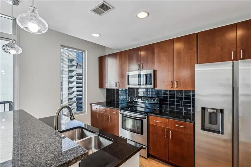 44 Peachtree Place Nw Unit 1828, Atlanta, Georgia 30309, 1 Bedroom Bedrooms, ,1 BathroomBathrooms,Residential,For Sale,44 Peachtree Place Nw Unit 1828,7607381