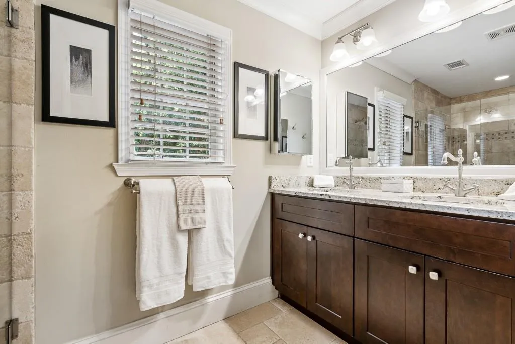 560 Coldstream Court, Sandy Springs, Georgia 30328, 4 Bedrooms Bedrooms, ,3 BathroomsBathrooms,Residential,Sold,560 Coldstream Court,6732520