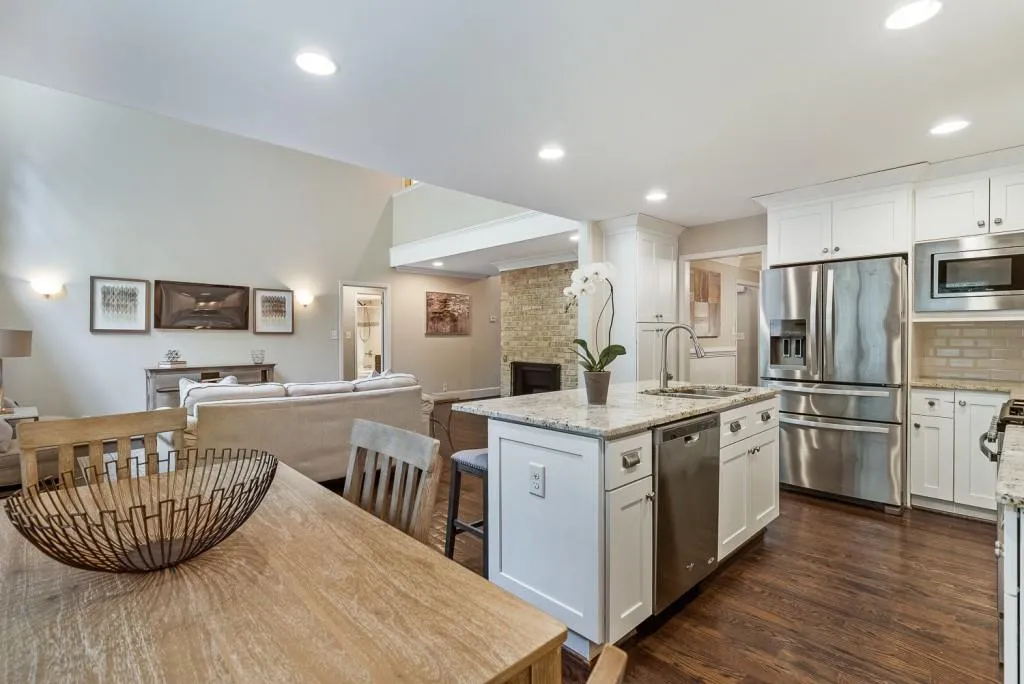 560 Coldstream Court, Sandy Springs, Georgia 30328, 4 Bedrooms Bedrooms, ,3 BathroomsBathrooms,Residential,Sold,560 Coldstream Court,6732520