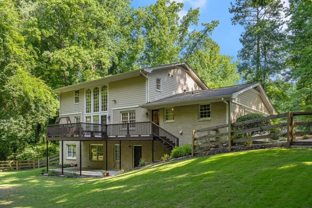 560 Coldstream Court, Sandy Springs, Georgia 30328, 4 Bedrooms Bedrooms, ,3 BathroomsBathrooms,Residential,Sold,560 Coldstream Court,6732520