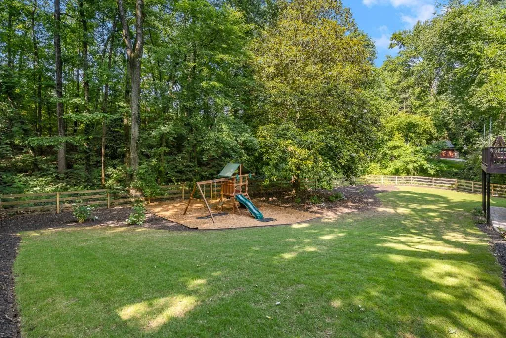 560 Coldstream Court, Sandy Springs, Georgia 30328, 4 Bedrooms Bedrooms, ,3 BathroomsBathrooms,Residential,Sold,560 Coldstream Court,6732520