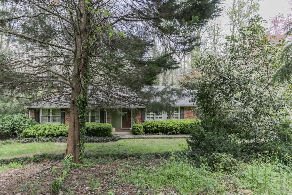400 Highbrook Drive, Sandy Springs, Georgia 30342, 4 Bedrooms Bedrooms, ,3 BathroomsBathrooms,Residential,Sold,400 Highbrook Drive,6002401