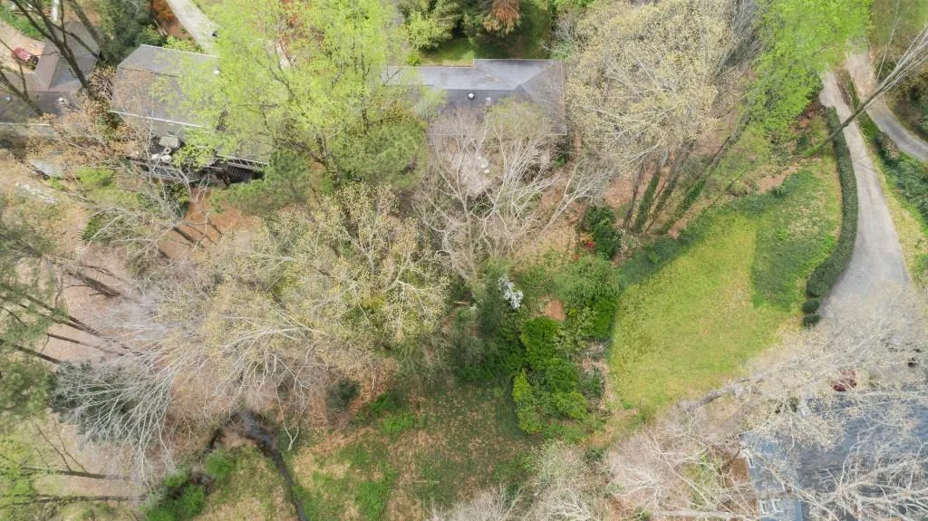 400 Highbrook Drive, Sandy Springs, Georgia 30342, 4 Bedrooms Bedrooms, ,3 BathroomsBathrooms,Residential,Sold,400 Highbrook Drive,6002401