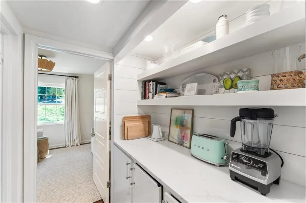 2869 Ridgemore Road Nw, Atlanta, Georgia 30318, 3 Bedrooms Bedrooms, 0 ,2 BathroomsBathrooms,Residential,For Sale,2869 Ridgemore Road Nw,7847458