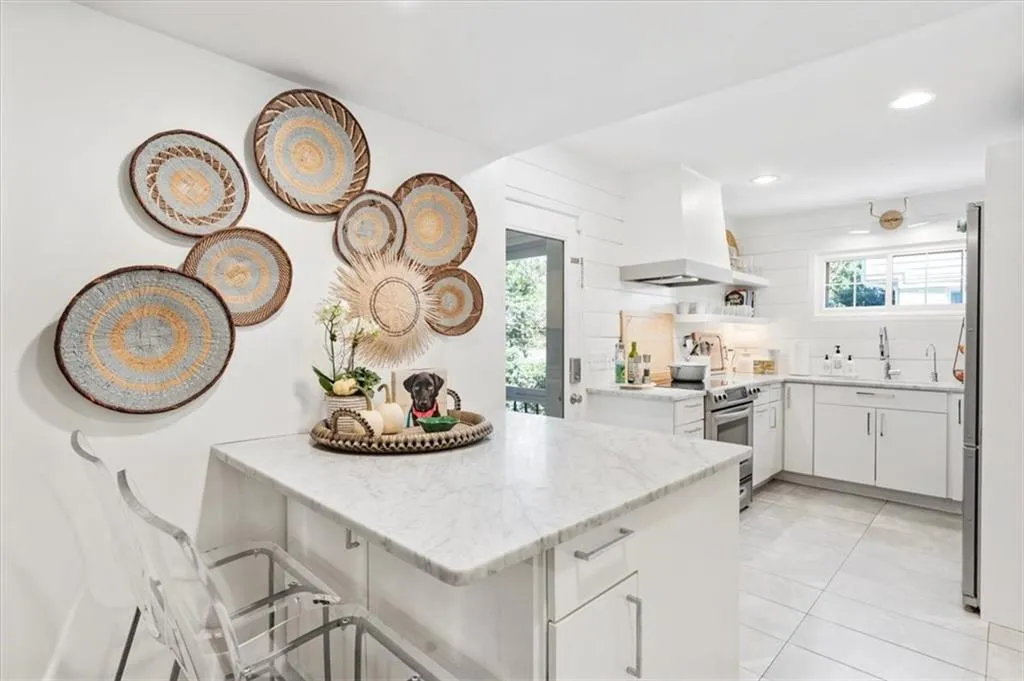 2869 Ridgemore Road Nw, Atlanta, Georgia 30318, 3 Bedrooms Bedrooms, 0 ,2 BathroomsBathrooms,Residential,For Sale,2869 Ridgemore Road Nw,7847458
