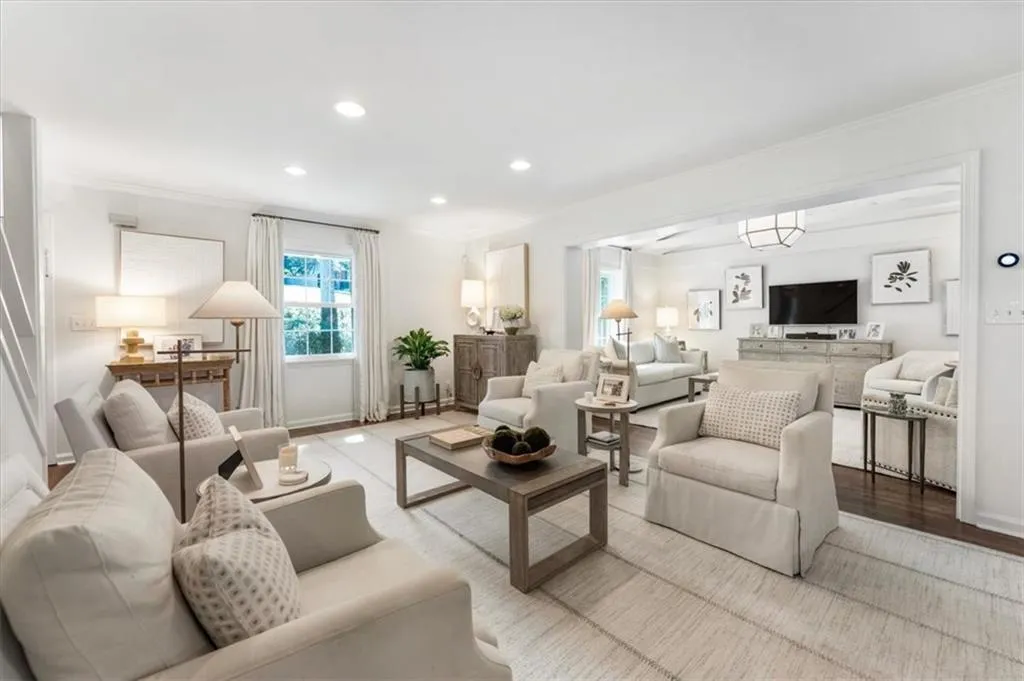 2869 Ridgemore Road Nw, Atlanta, Georgia 30318, 3 Bedrooms Bedrooms, 0 ,2 BathroomsBathrooms,Residential,For Sale,2869 Ridgemore Road Nw,7847458