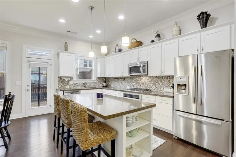 327 Alderwood Lane, Atlanta, Georgia 30328, 3 Bedrooms Bedrooms, ,3 BathroomsBathrooms,Residential,Sold,327 Alderwood Lane,6639687