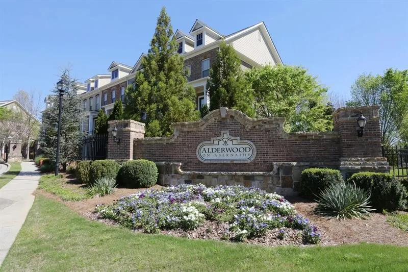 327 Alderwood Lane, Atlanta, Georgia 30328, 3 Bedrooms Bedrooms, ,3 BathroomsBathrooms,Residential,Sold,327 Alderwood Lane,6639687