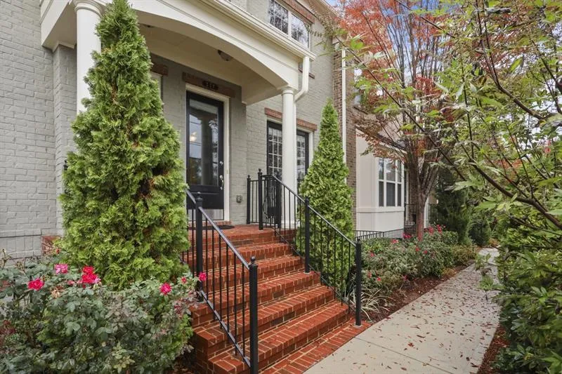 327 Alderwood Lane, Atlanta, Georgia 30328, 3 Bedrooms Bedrooms, ,3 BathroomsBathrooms,Residential,Sold,327 Alderwood Lane,6639687
