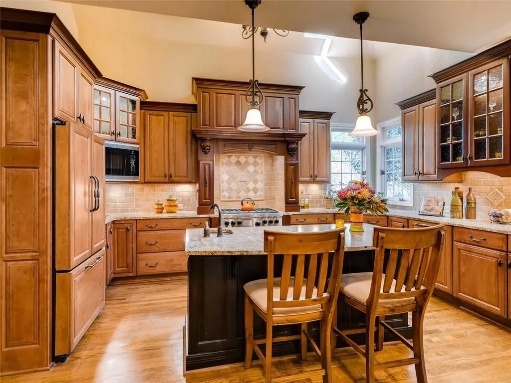 95 Wing Mill Road, Sandy Springs, Georgia 30350, 5 Bedrooms Bedrooms, ,5 BathroomsBathrooms,Residential,Sold,95 Wing Mill Road,5920812