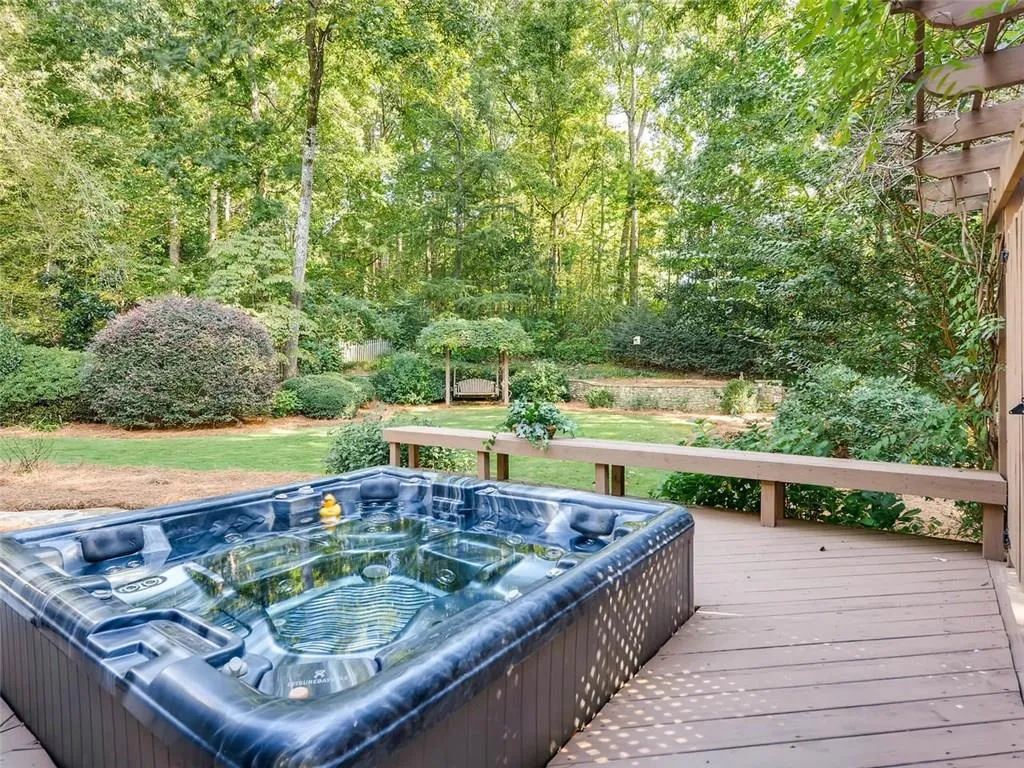 95 Wing Mill Road, Sandy Springs, Georgia 30350, 5 Bedrooms Bedrooms, ,5 BathroomsBathrooms,Residential,Sold,95 Wing Mill Road,5920812