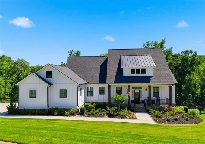 404 London Road, Ball Ground, Georgia 30107