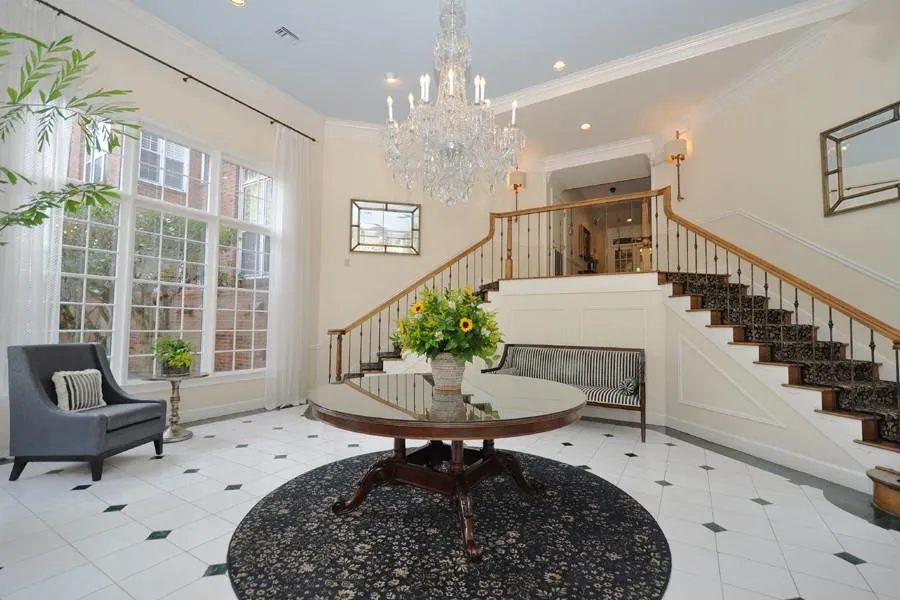 175 15th Street Ne Unit 202, Atlanta, Georgia 30309, 2 Bedrooms Bedrooms, ,2 BathroomsBathrooms,Residential,Sold,175 15th Street Ne Unit 202,5618256