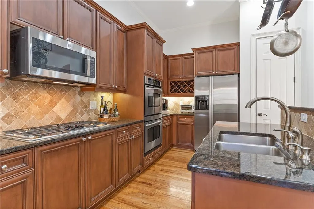 5939 Reddington Way, Sandy Springs, Georgia 30328, 4 Bedrooms Bedrooms, ,3 BathroomsBathrooms,Residential,Sold,5939 Reddington Way,6838300