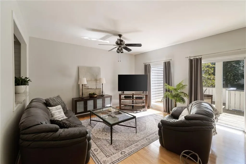 3772 Paces Ferry West Se, Atlanta, Georgia 30339, 3 Bedrooms Bedrooms, ,2 BathroomsBathrooms,Residential,For Sale,3772 Paces Ferry West Se,7535869