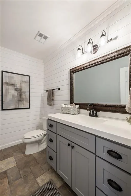 Main level half-bath