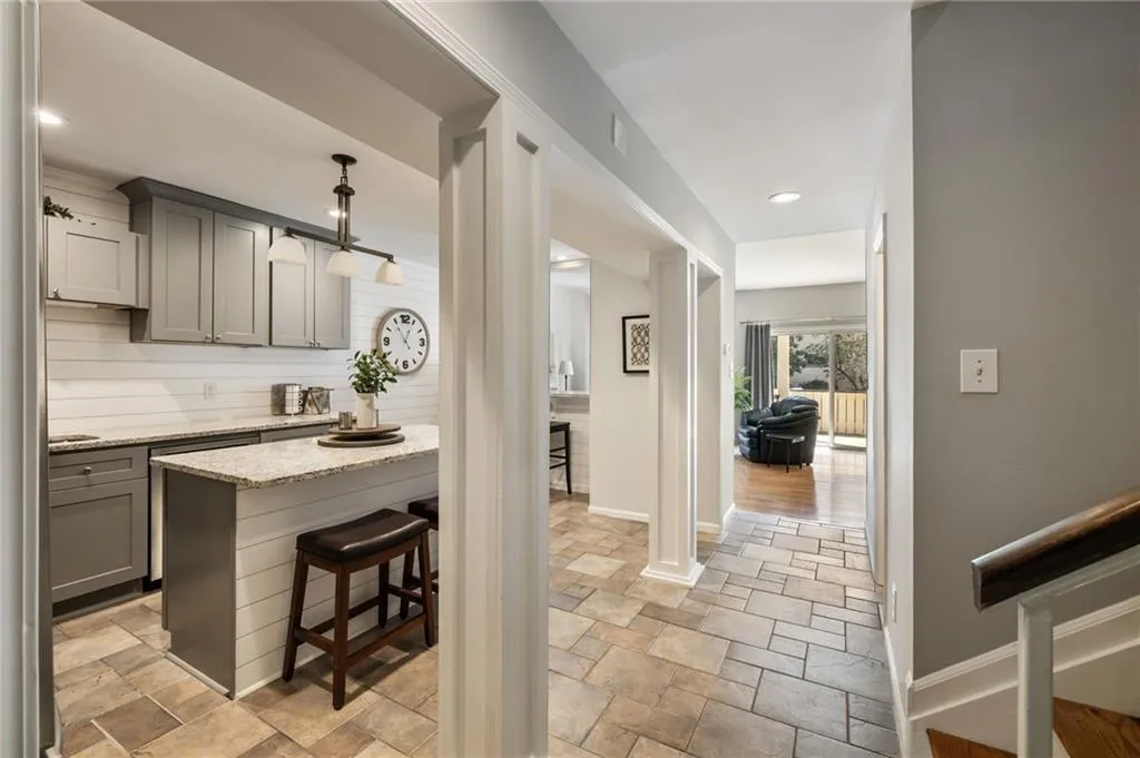 3772 Paces Ferry West Se, Atlanta, Georgia 30339, 3 Bedrooms Bedrooms, ,2 BathroomsBathrooms,Residential,Sold,3772 Paces Ferry West Se,7535869