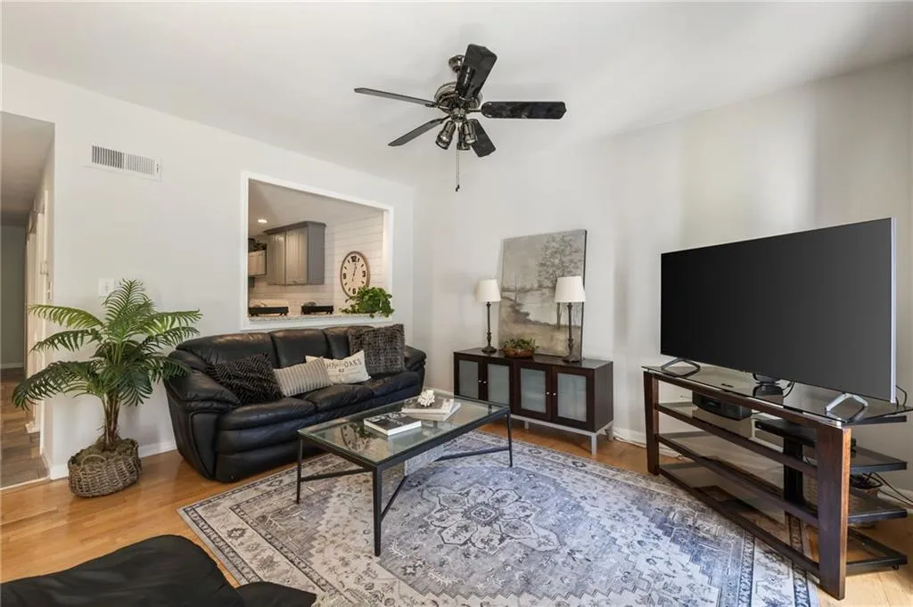 3772 Paces Ferry West Se, Atlanta, Georgia 30339, 3 Bedrooms Bedrooms, ,2 BathroomsBathrooms,Residential,For Sale,3772 Paces Ferry West Se,7535869