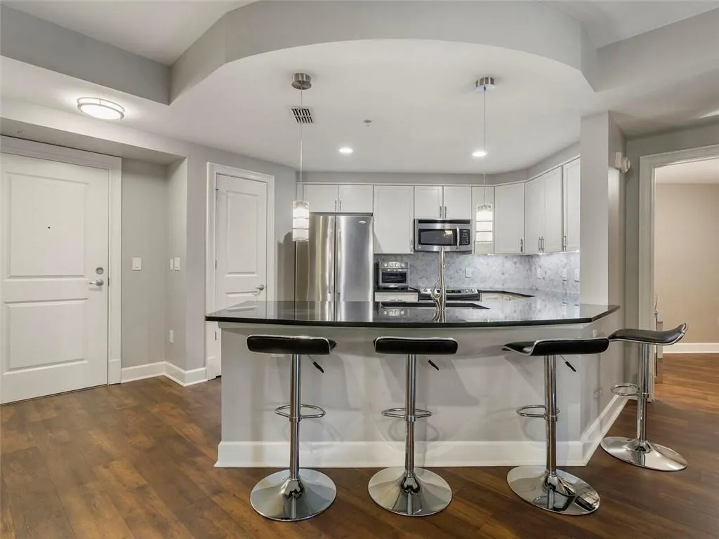 200 River Vista Drive Unit 235, Atlanta, Georgia 30339, 2 Bedrooms Bedrooms, ,2 BathroomsBathrooms,Residential,Sold,200 River Vista Drive Unit 235,7228806