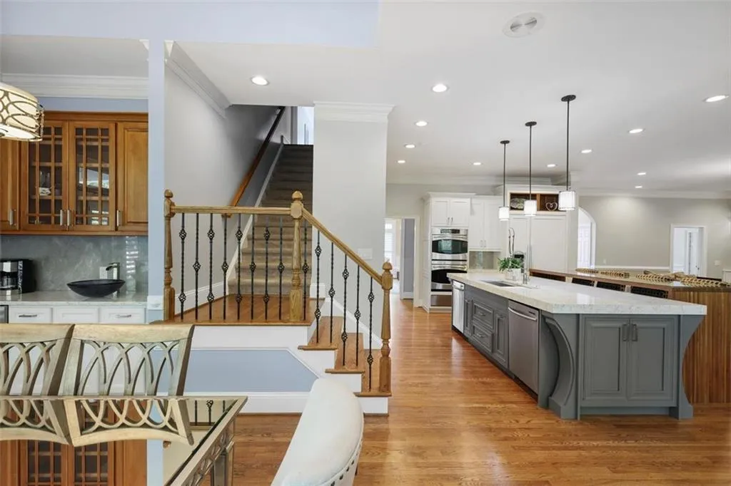 225 Farmbrooke Court, Sandy Springs, Georgia 30350, 8 Bedrooms Bedrooms, ,6 BathroomsBathrooms,Residential,For Sale,225 Farmbrooke Court,7567150