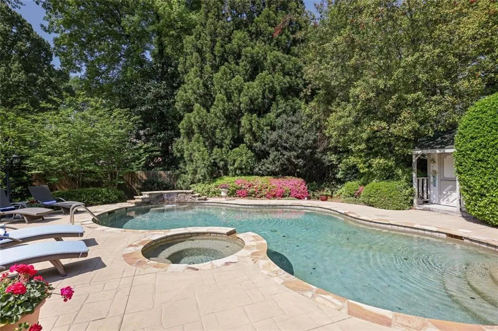 225 Farmbrooke Court, Sandy Springs, Georgia 30350, 8 Bedrooms Bedrooms, ,6 BathroomsBathrooms,Residential,For Sale,225 Farmbrooke Court,7567150