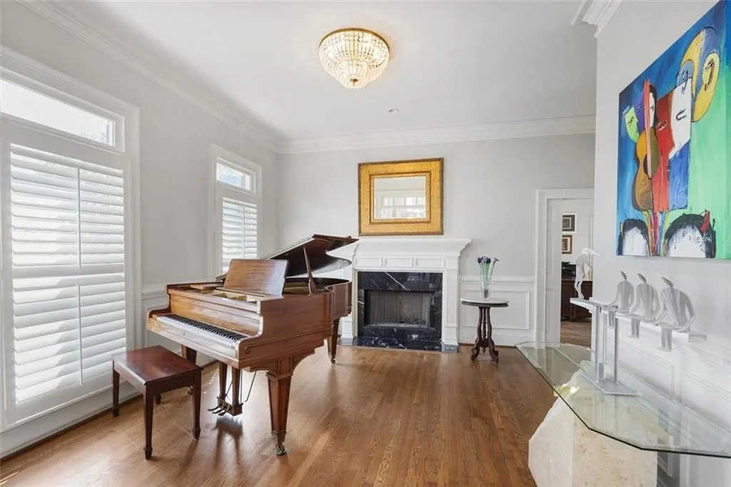 225 Farmbrooke Court, Sandy Springs, Georgia 30350, 8 Bedrooms Bedrooms, ,6 BathroomsBathrooms,Residential,For Sale,225 Farmbrooke Court,7567150