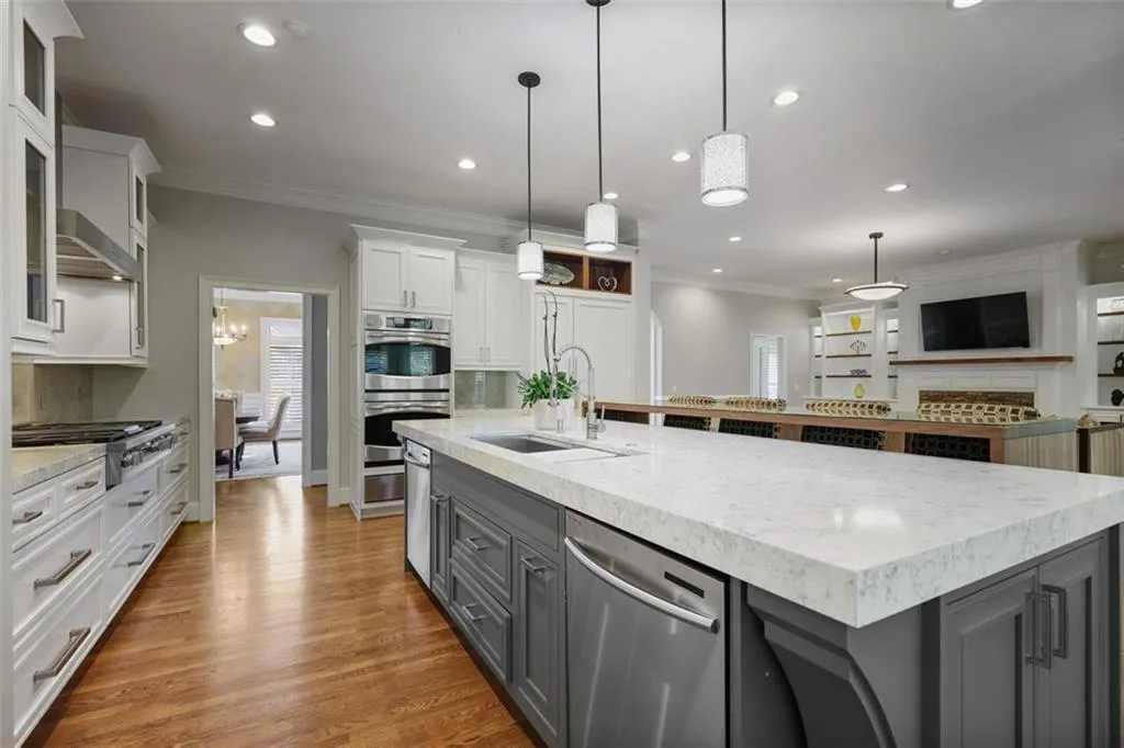 225 Farmbrooke Court, Sandy Springs, Georgia 30350, 8 Bedrooms Bedrooms, ,6 BathroomsBathrooms,Residential,For Sale,225 Farmbrooke Court,7567150