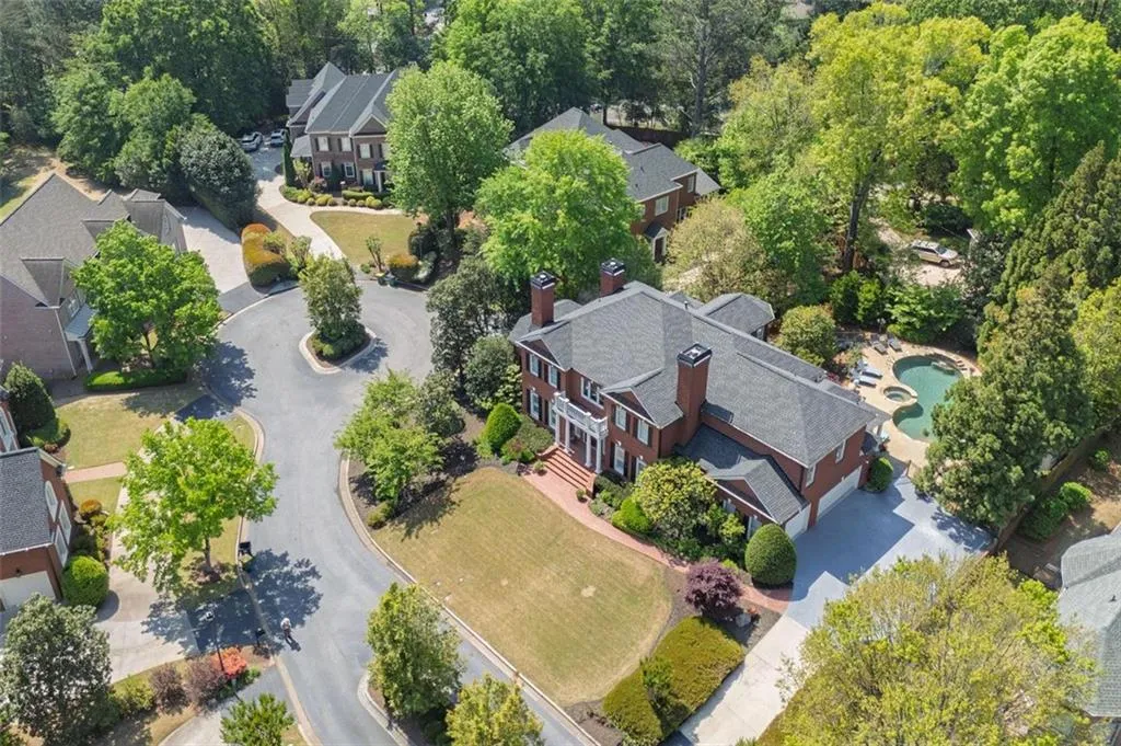 225 Farmbrooke Court, Sandy Springs, Georgia 30350, 8 Bedrooms Bedrooms, ,6 BathroomsBathrooms,Residential,For Sale,225 Farmbrooke Court,7567150