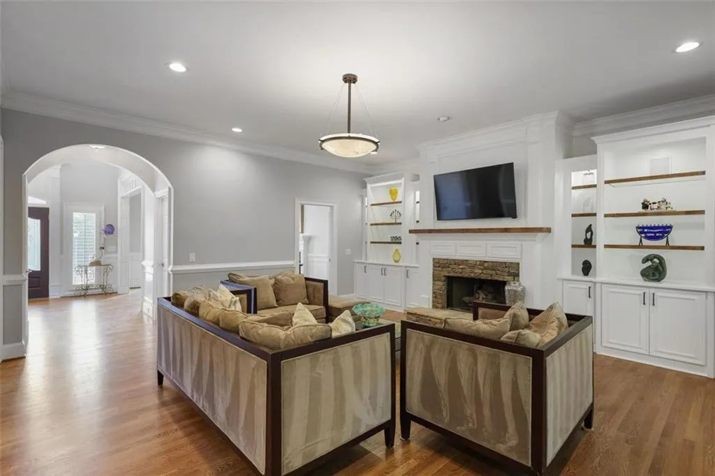 225 Farmbrooke Court, Sandy Springs, Georgia 30350, 8 Bedrooms Bedrooms, ,6 BathroomsBathrooms,Residential,For Sale,225 Farmbrooke Court,7567150