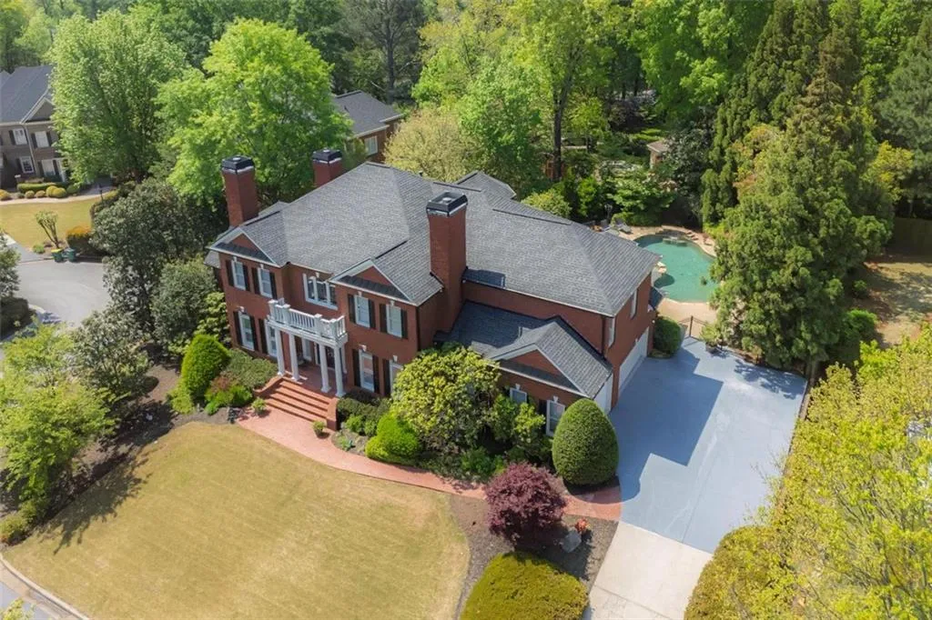 225 Farmbrooke Court, Sandy Springs, Georgia 30350, 8 Bedrooms Bedrooms, ,6 BathroomsBathrooms,Residential,For Sale,225 Farmbrooke Court,7567150