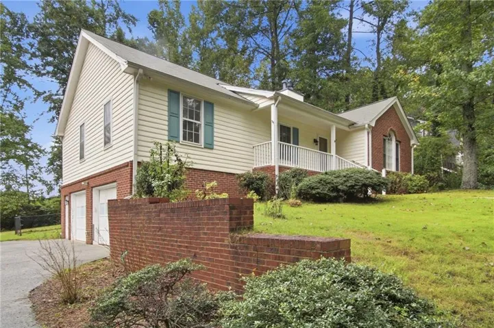 434 Indian Lake Court, Hiram, Georgia 30141