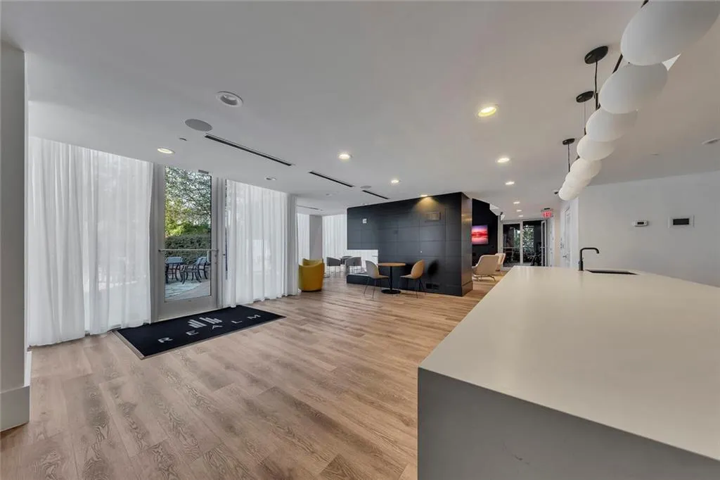 3324 Peachtree Road Ne Unit 2804, Atlanta, Georgia 30326, 1 Bedroom Bedrooms, 0 ,1 BathroomBathrooms,Residential,For Sale,3324 Peachtree Road Ne Unit 2804,7843845