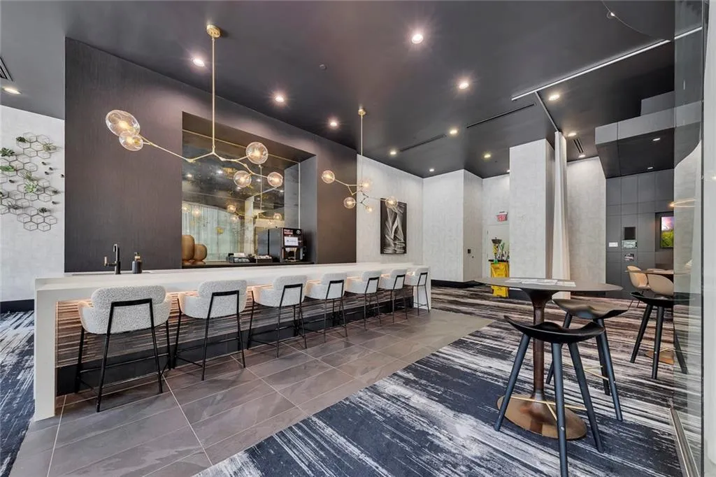 3324 Peachtree Road Ne Unit 2804, Atlanta, Georgia 30326, 1 Bedroom Bedrooms, 0 ,1 BathroomBathrooms,Residential,For Sale,3324 Peachtree Road Ne Unit 2804,7843845
