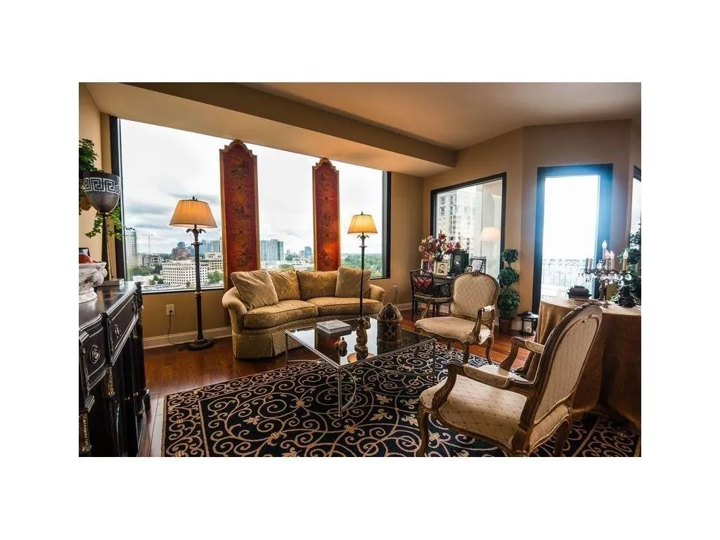 2828 Peachtree Road Nw Unit 1702, Atlanta, Georgia 30305, 2 Bedrooms Bedrooms, ,2 BathroomsBathrooms,Residential,Sold,2828 Peachtree Road Nw Unit 1702,5812109
