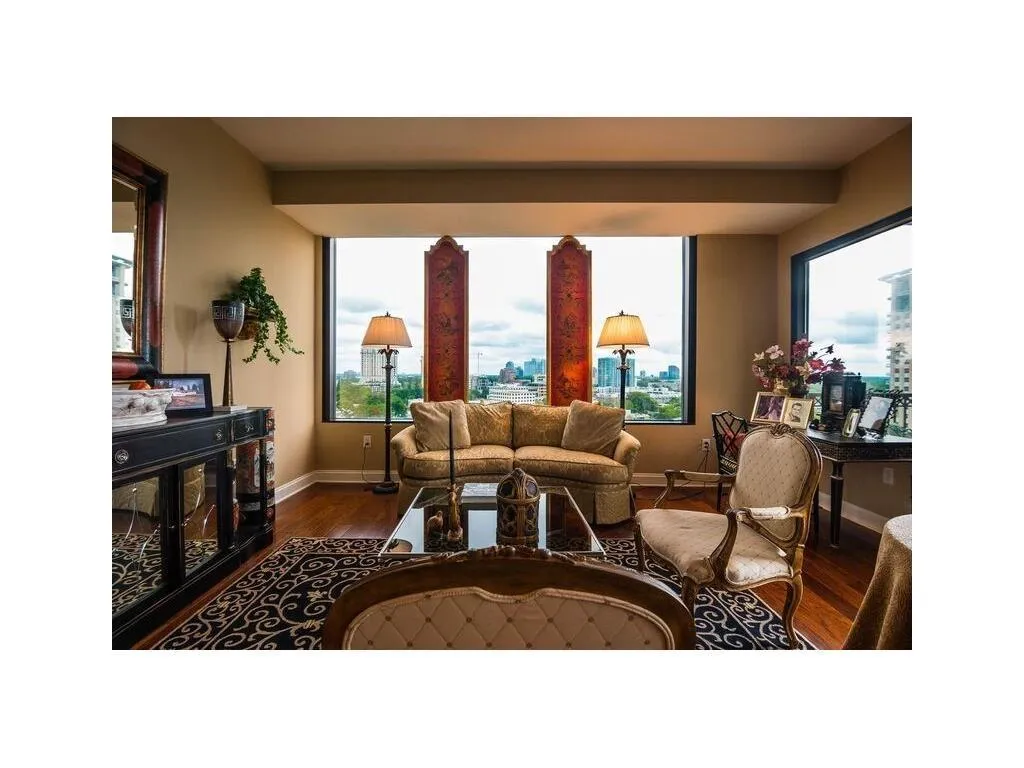 2828 Peachtree Road Nw Unit 1702, Atlanta, Georgia 30305, 2 Bedrooms Bedrooms, ,2 BathroomsBathrooms,Residential,Sold,2828 Peachtree Road Nw Unit 1702,5812109