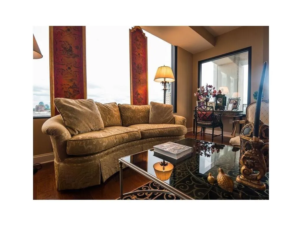 2828 Peachtree Road Nw Unit 1702, Atlanta, Georgia 30305, 2 Bedrooms Bedrooms, ,2 BathroomsBathrooms,Residential,Sold,2828 Peachtree Road Nw Unit 1702,5812109