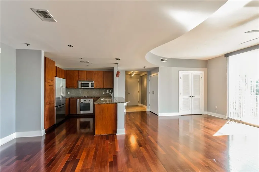 20 10th Street Nw Unit 1705, Atlanta, Georgia 30309, 2 Bedrooms Bedrooms, ,2 BathroomsBathrooms,Residential,Sold,20 10th Street Nw Unit 1705,5974019