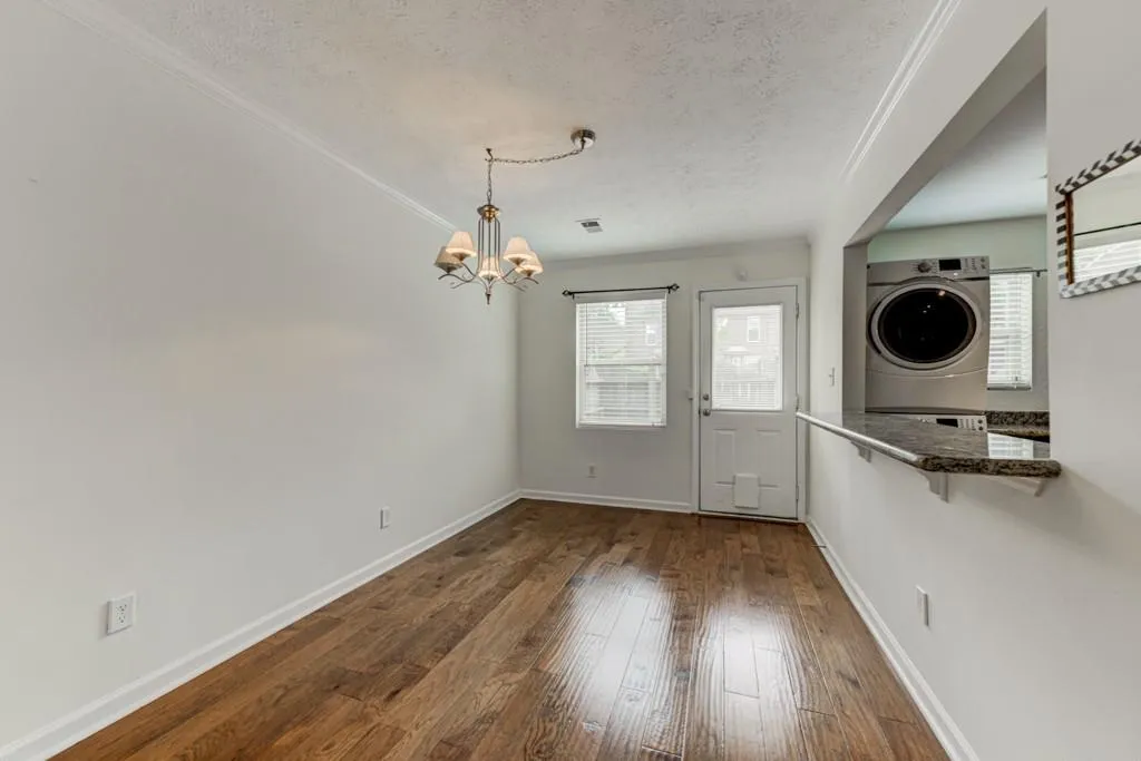 135 N River Drive, Sandy Springs, Georgia 30350, 2 Bedrooms Bedrooms, ,2 BathroomsBathrooms,Residential,Sold,135 N River Drive,6565210