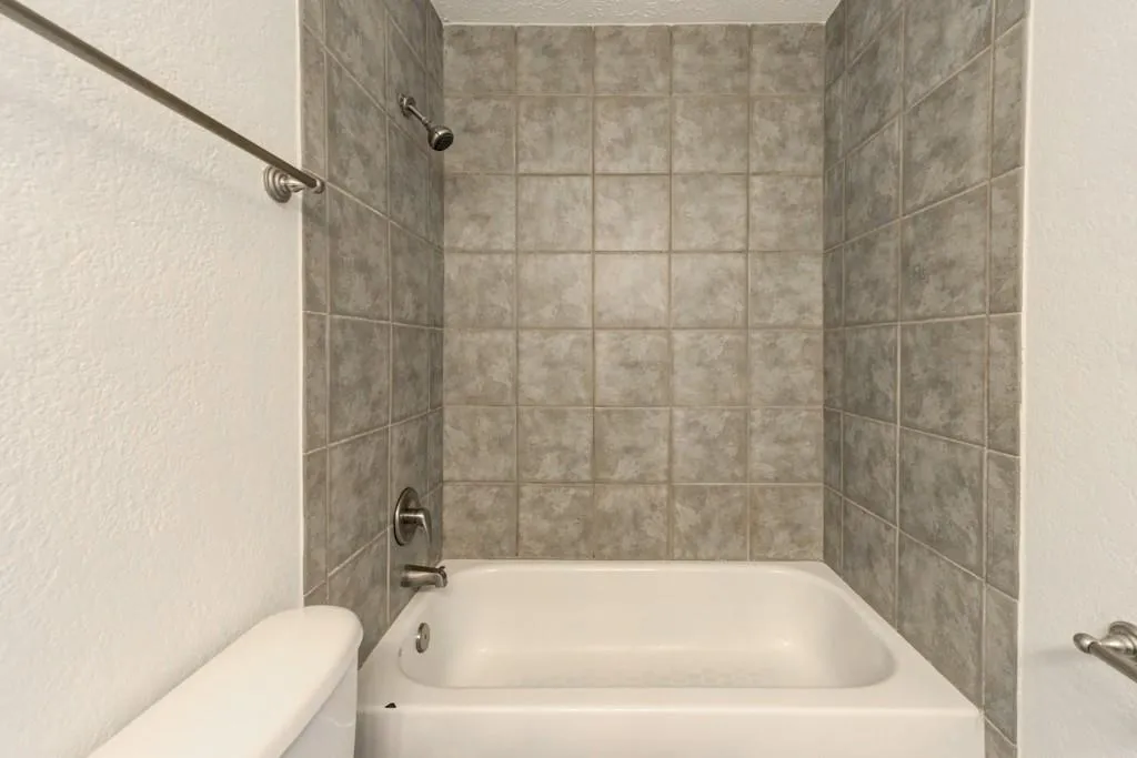 135 N River Drive, Sandy Springs, Georgia 30350, 2 Bedrooms Bedrooms, ,2 BathroomsBathrooms,Residential,Sold,135 N River Drive,6565210