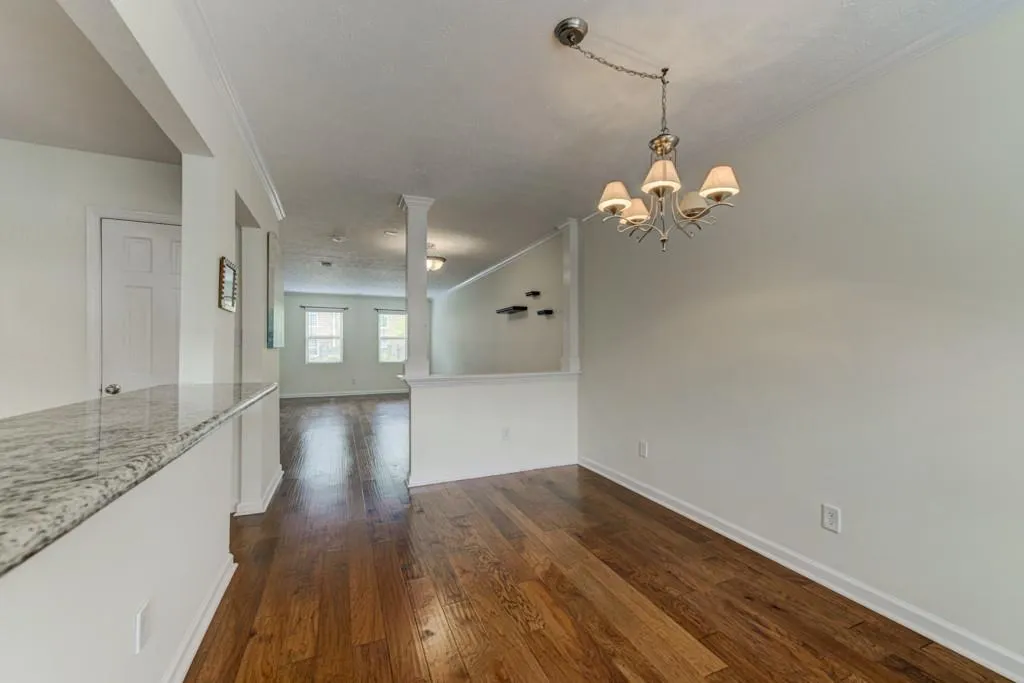 135 N River Drive, Sandy Springs, Georgia 30350, 2 Bedrooms Bedrooms, ,2 BathroomsBathrooms,Residential,Sold,135 N River Drive,6565210