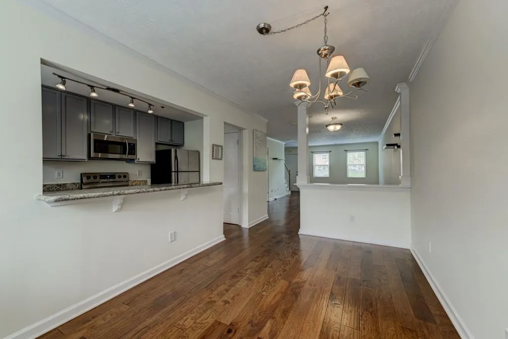 135 N River Drive, Sandy Springs, Georgia 30350, 2 Bedrooms Bedrooms, ,2 BathroomsBathrooms,Residential,Sold,135 N River Drive,6565210