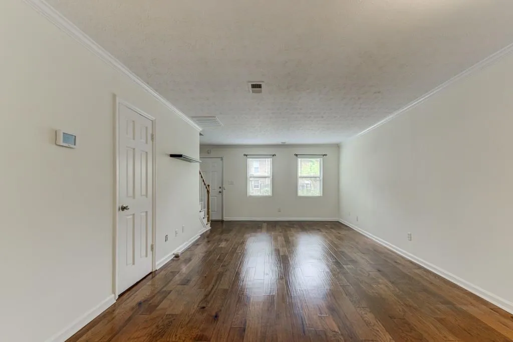 135 N River Drive, Sandy Springs, Georgia 30350, 2 Bedrooms Bedrooms, ,2 BathroomsBathrooms,Residential,Sold,135 N River Drive,6565210