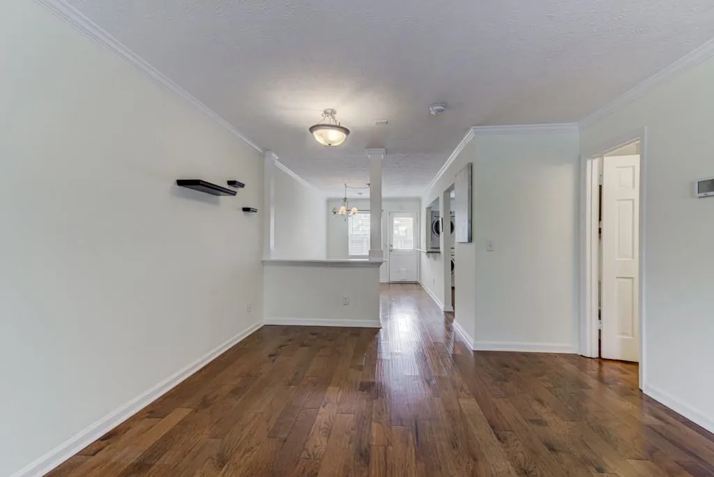 135 N River Drive, Sandy Springs, Georgia 30350, 2 Bedrooms Bedrooms, ,2 BathroomsBathrooms,Residential,Sold,135 N River Drive,6565210