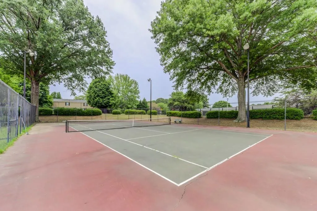 135 N River Drive, Sandy Springs, Georgia 30350, 2 Bedrooms Bedrooms, ,2 BathroomsBathrooms,Residential,Sold,135 N River Drive,6565210