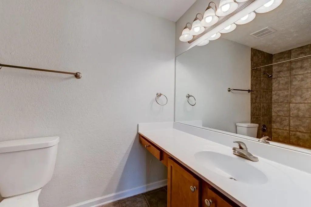 135 N River Drive, Sandy Springs, Georgia 30350, 2 Bedrooms Bedrooms, ,2 BathroomsBathrooms,Residential,Sold,135 N River Drive,6565210